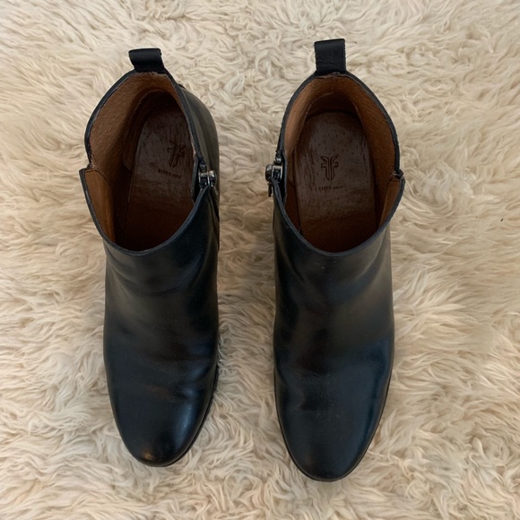 Frye Meghan Bootie size: 7 - Picture 7 of 8